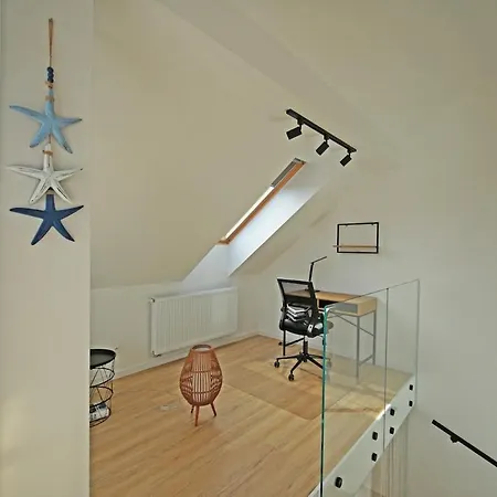 Two-story With A Loft-style Flair - Apartmán
