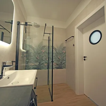 Two-story With A Loft-style Flair - Apartmán *